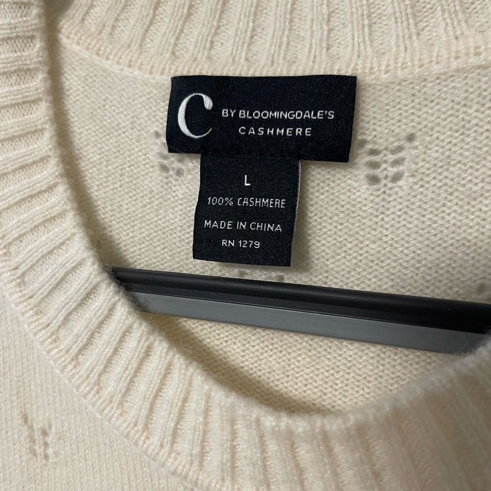 Bloomingdale's Cream Cashmere Sweater - Picture 2 of 3